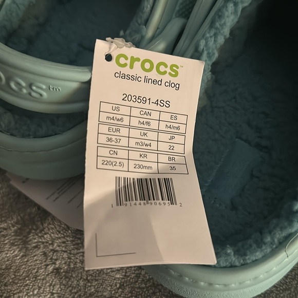 Brand new lined crocs. - Picture 4 of 5